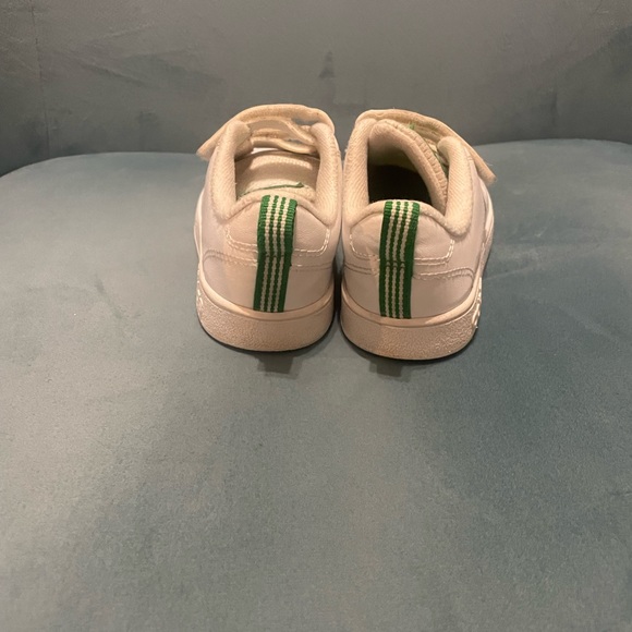 Adidas- Kids' (toddler) Advanced Lifestyle Court Two Hook-And-Loop shoes Size 9K - Picture 3 of 10